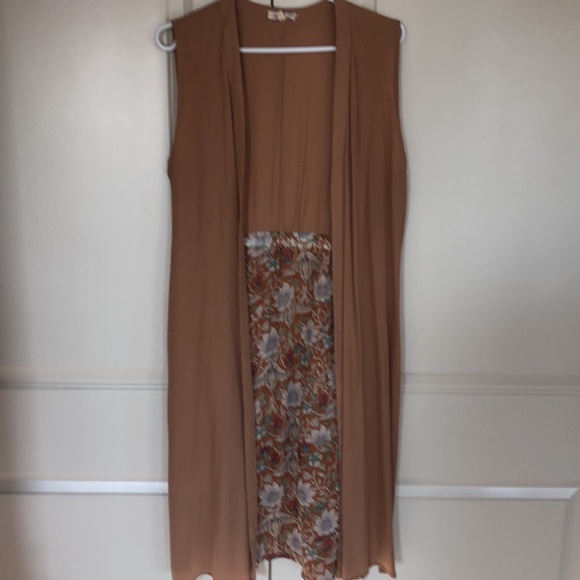 Vest - Picture 5 of 7